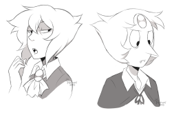 doodles from my twitteri doodled @laurenzuke ‘s vampire Pearl AU and i also added a Lapis because yes 