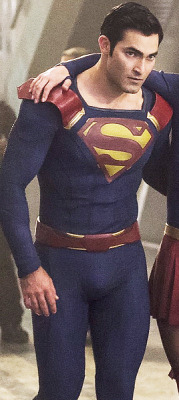 zacefronsbf:  Tyler Hoechlin as Superman