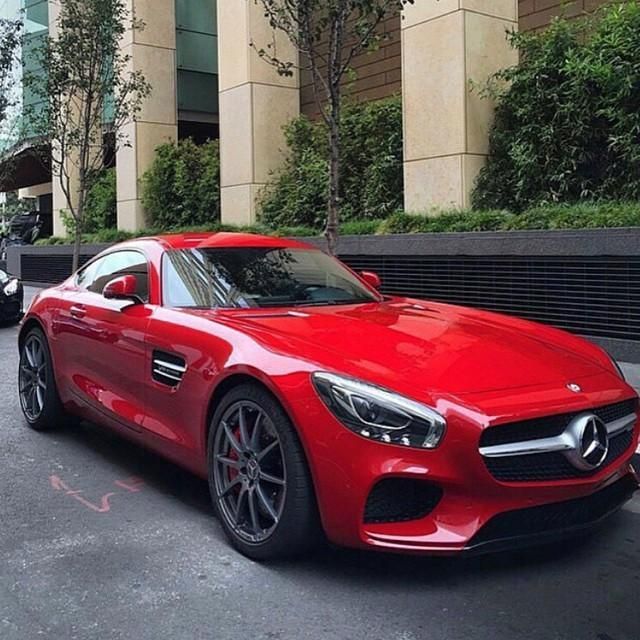 Billionaires Road
