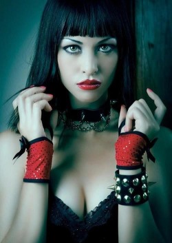 9vil-passions:  Evil PassionFetish Goth Twitter