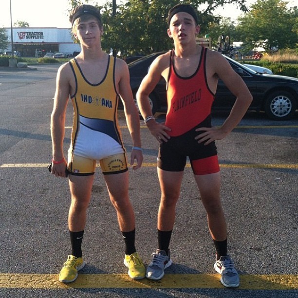 amateur-wrestling:  #sendmebacksunday #bulging at taco bell with my best bud @pjonesy26