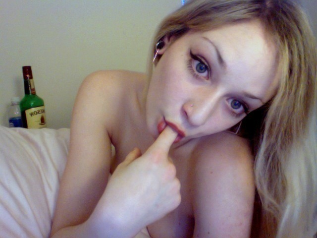 baby-fuckdoll:  please pet me