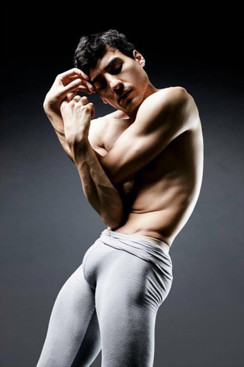 exguyparis:Kevin Pouzou -   Ballett Zürich - photo by @pickledthoughts