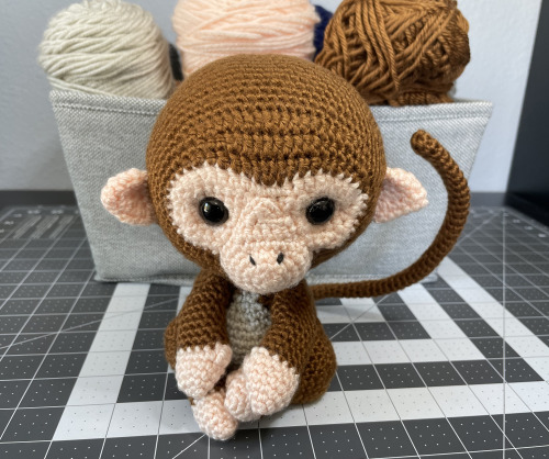 monke Finished the monkey amigurumi for my momma a bit ago. Really like how he turned out.