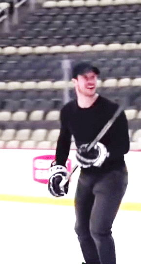 hazel3017:Remember that time Sidney Crosby wore skinny jeans on the ice?
