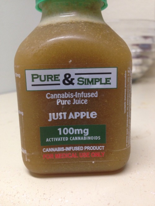 xavierozbourne420:  This juice is strong as a bitch   Threw off my sleep cycle too because  I was sleep most of the day after 11am lol But it’s like 12am and I kinda wanna sleep seeing how there isn’t shit to do   Realized I had no snacks after I