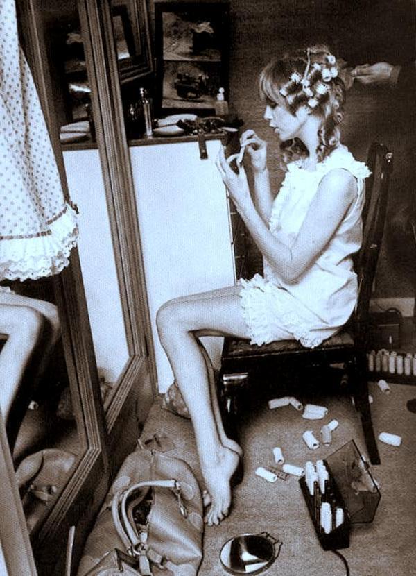 missisanfi:  Pretty Pattie, Vogue 1967  Toes!!