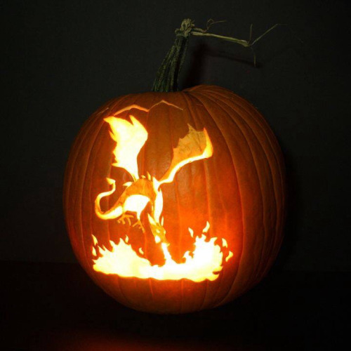 wolfdancer:  Halloween Dragon pumpkin carving