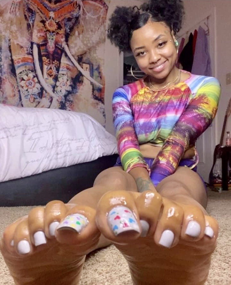 prostock27:Ebony Barefoot Goddess 👽💯👣🔥🎄💩🍭🎅🏾🍓☃️🎁🧁🍑🍆💦💦