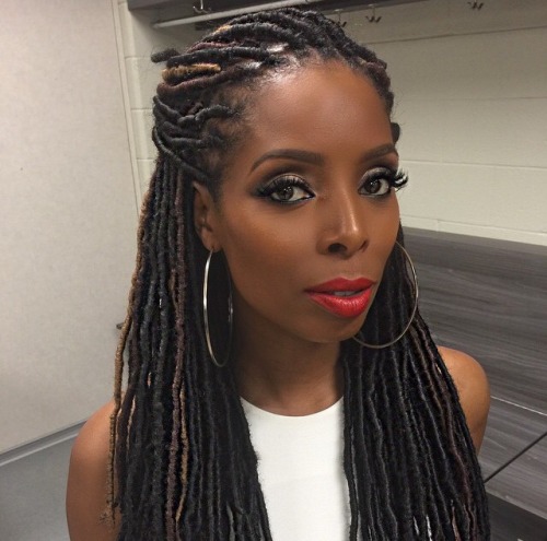 jbrownza:  hersheywrites:  thedarkestlove:  mmmsexplease:  Tasha Smith…so gorgeous  “MAAAAAARCUS!”  Look at this Goddess!!  My heart can handle that much beauty!!!