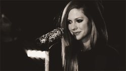 theentirecity:  BlackStarsAreHereForAvril(credits to http://beauty-life.viewy.ru/mobile/page/3)