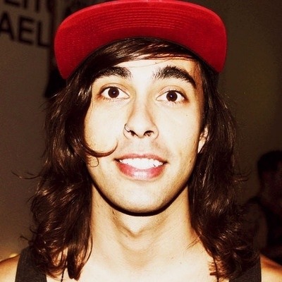jess-davies-things:  Vic Fuentes being a cute little fuck.