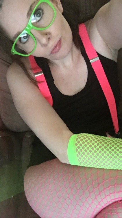 funyoungsccouple: rachaelreyes: Good times  Look at this cutie