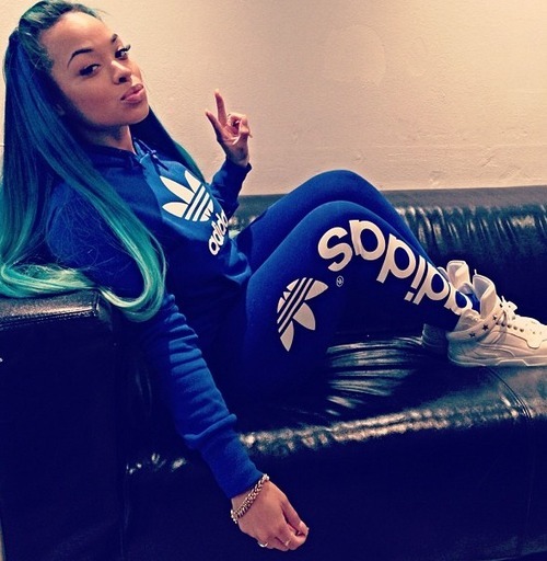 shesbombb:  F0LL0W US ON INSTAGRAM FOR MORE PICS ;)»» http://www.instagram.com/SHESSBOMBB «« 