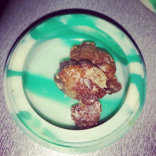 2 Gs of some beautifully tasty hashish ^_^ #weed #hash #oil # hashish #bud#Marijuana #drugsman #dabb