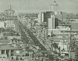 indypendent-thinking:  The Strip, Las Vegas NV (1969) (via Flickriver: Vintage Vegas’s photos tagged with sands)  #lasvegas #vintage #1969 #thestrip #oldlasvegas