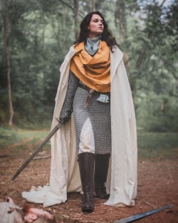 fellandfaironline:“Slender and tall she was in her white robe girt with silver; but strong she seemed and stern as steel, a daughter of kings.” ~ Tolkien - It is no easy thing to embody both beauty and strength. Too often we we let fell nature overcome