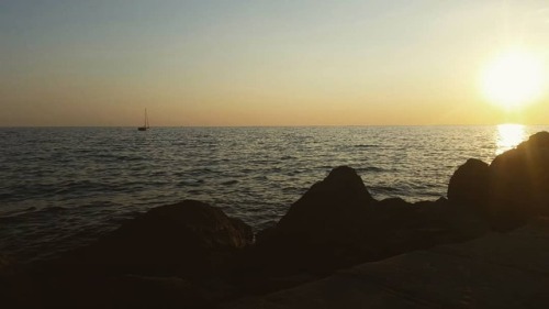 #Mettiamolefotoinritardo #latergram #perfectday #sunset #summer #sea #Barcola in #Trieste #romantic 