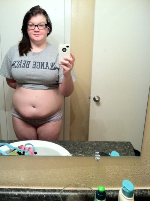 nalgon45: iamfatbitch:  Real name: Sarah Married: No Pictures: 67 Naked pics: Yes Free sign-up: Yes 