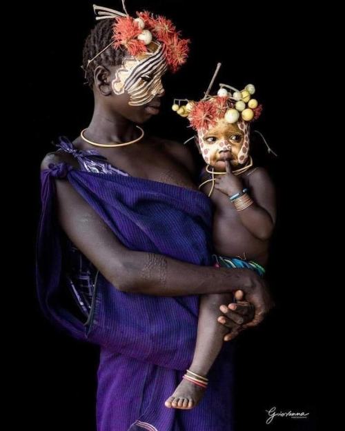 Giovanna Aryafara - Surmas (The Flowers People - Ethiopia) part #1 Nudes & Noises  