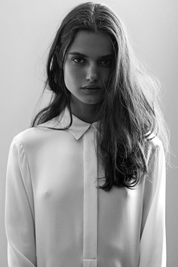 senyahearts:  Blanca Padilla Photographed