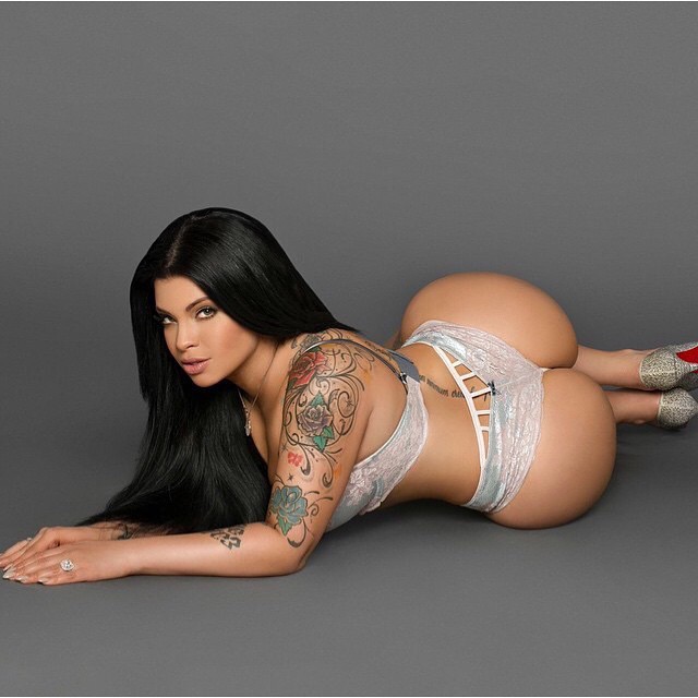 thecakemagazine:  😍 Ladies upload your cake pics and hashtag #thecakemagazine