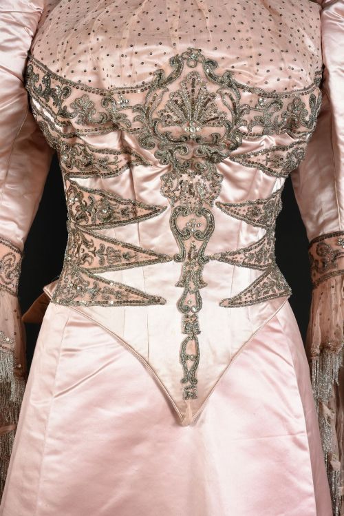 Worth evening bodice, 1890′sFrom Coutau-Bégarie &amp; Associés