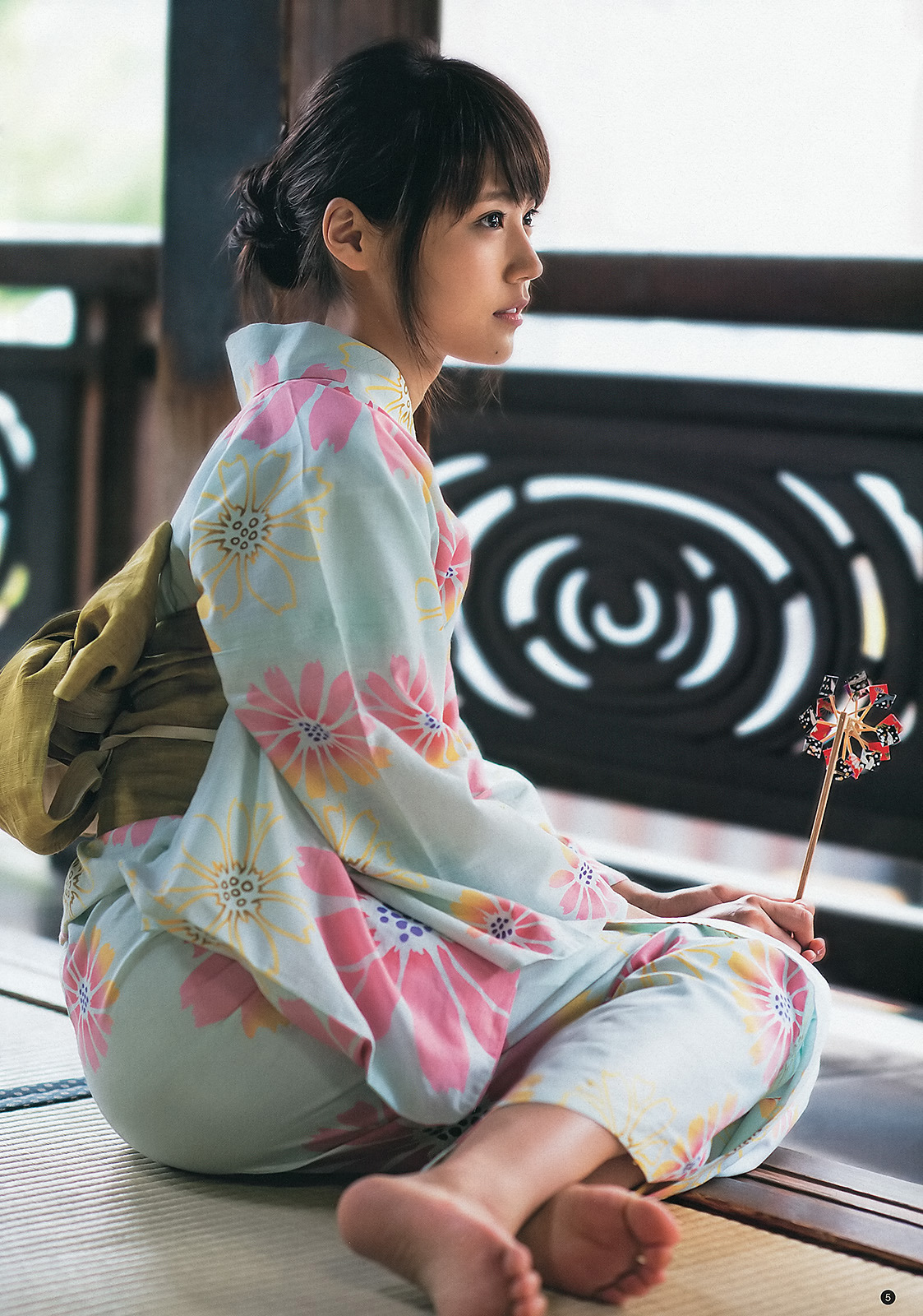 kawaiileg:  有村架純｜美脚・脚フェチTumblr   trop belle