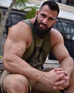 stratisxx:  Sexy Greek muscle daddy Nick Pulos 