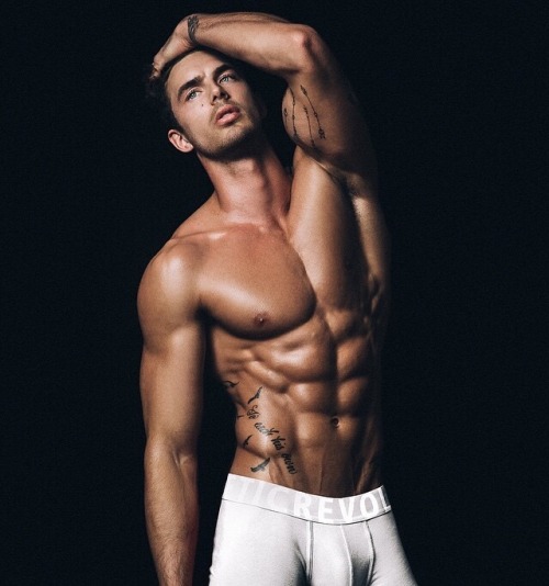 hotmessguys:  Instagram user: official_hogue  ♣♂ Hot Mess Guys ♂♣