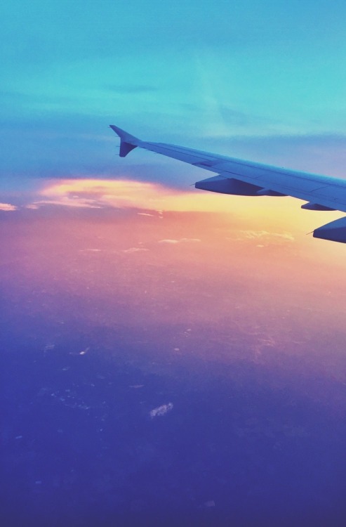 XXX prepped-in-pearls:  The sunset on the plane photo