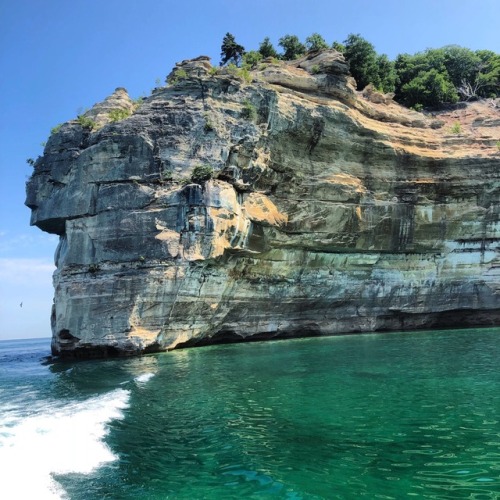 annaq22:  Just in case you wanted an overload of the pictured rocks, here ya goooo🤩