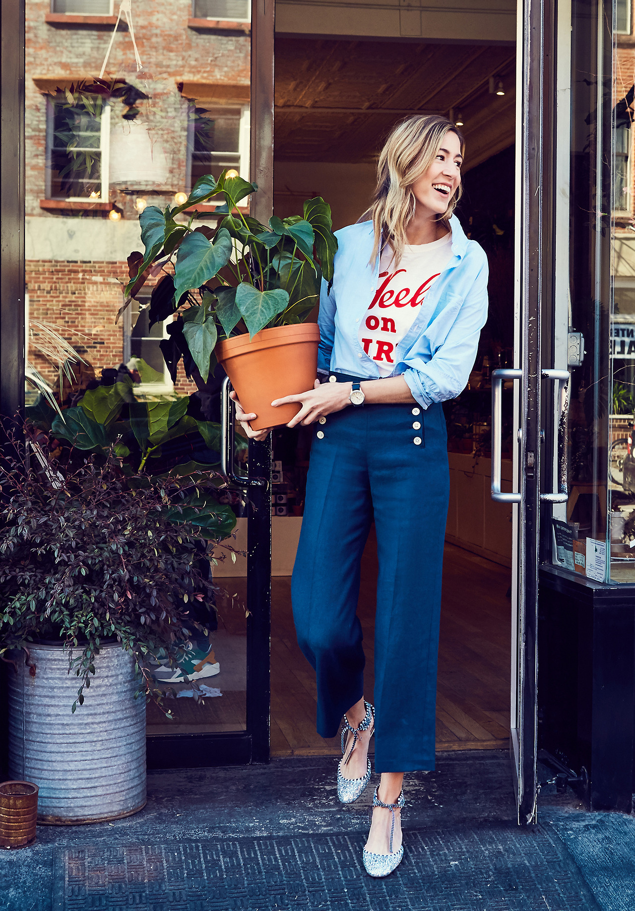 How It’s Done: The Sailor Pant
Even when you have legs for days—like our in-house marketing maven Jenny—finding the right pair of pants can be tricky. Here, Jenny shows us three ways she’s wearing her current favorite, our linen sailor pant, on dry...