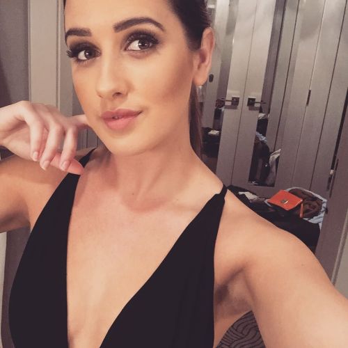 vegasselfie:  that time in Vegas 🙄 by georgiamaccheroni https://t.co/xttHSOV7zU 