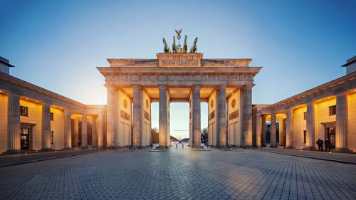 legendary-scholar:  Brandenburg Gate, Berlin, Germany.
