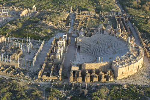ignudiamore:The ruins of Leptis Magna, a prominent city of the Roman Empire near present-day Khoms, 