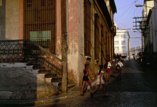 cubaypuertoricoson: CUBA. Santiago. Trivoli Barrio. 2003
