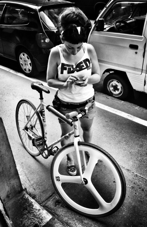 fixamag:  Fixed Girl Budapest