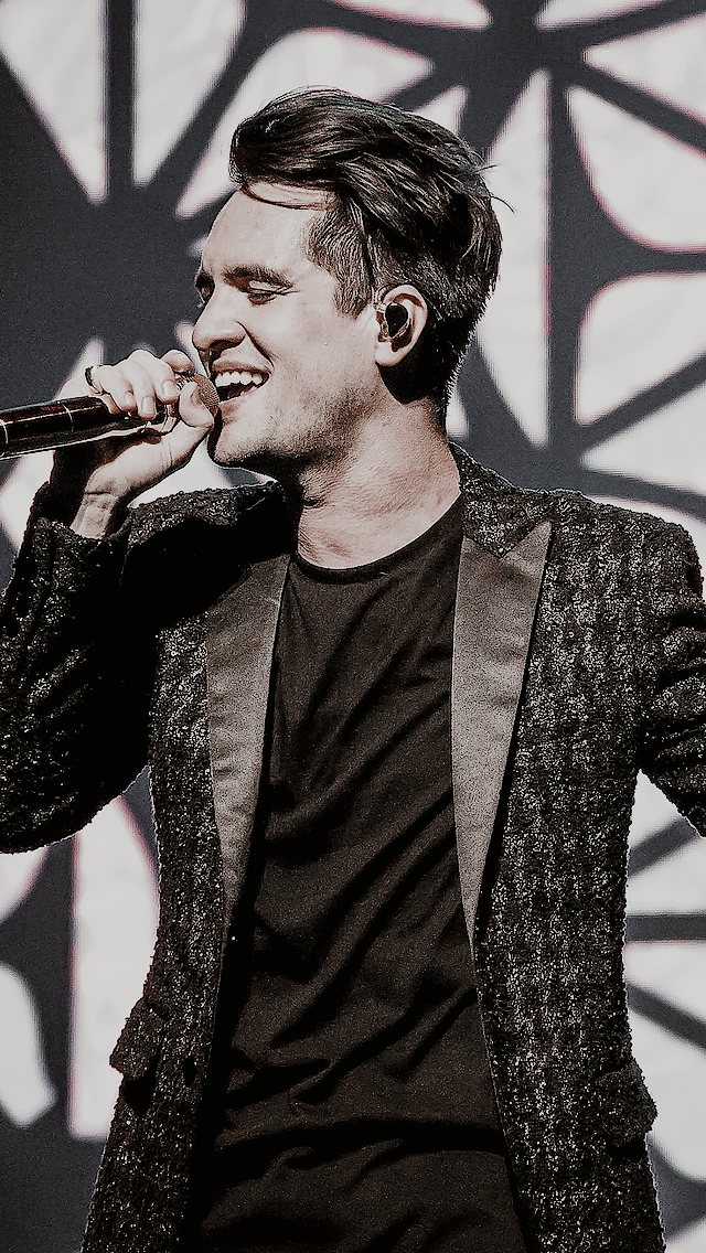 lockscrewnsx: ♦ brendon urie ♦ like or reblog if you save or use 