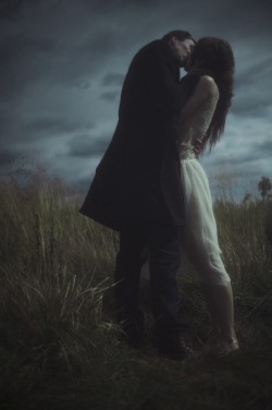 princesshoneycunt:  Laura Makabresku on deviantart 