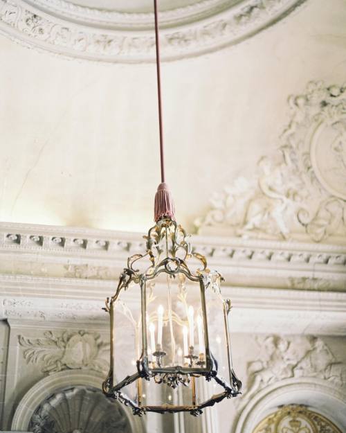 andantegrazioso:Parisian detail | lauragordon