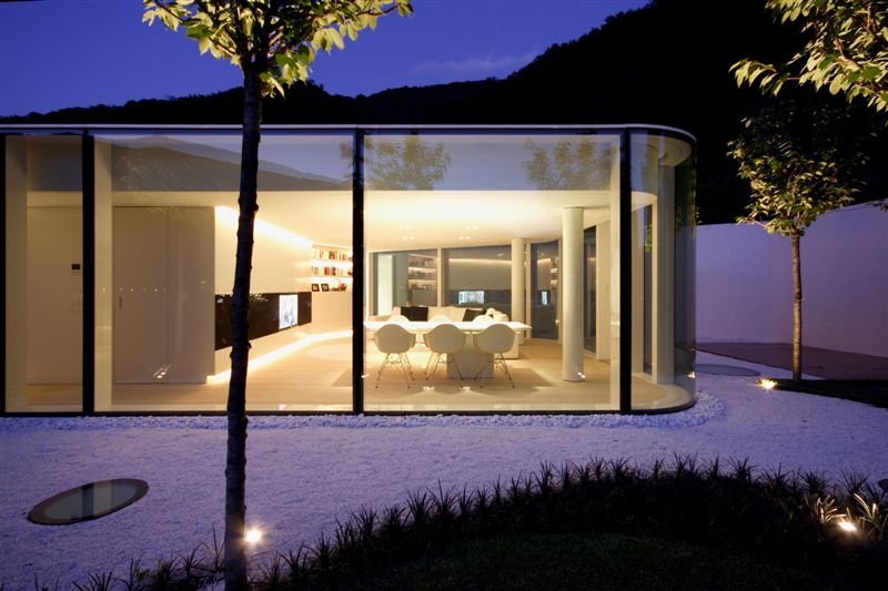 life1nmotion:  Milan-based studio JM Architecture has designed the Lake Lugano