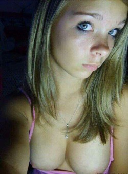 onlyamateurgfs:  Cutie