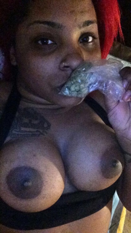 seenude:  @solovablekitty93 5000 like I drop video  🔥🔥😋