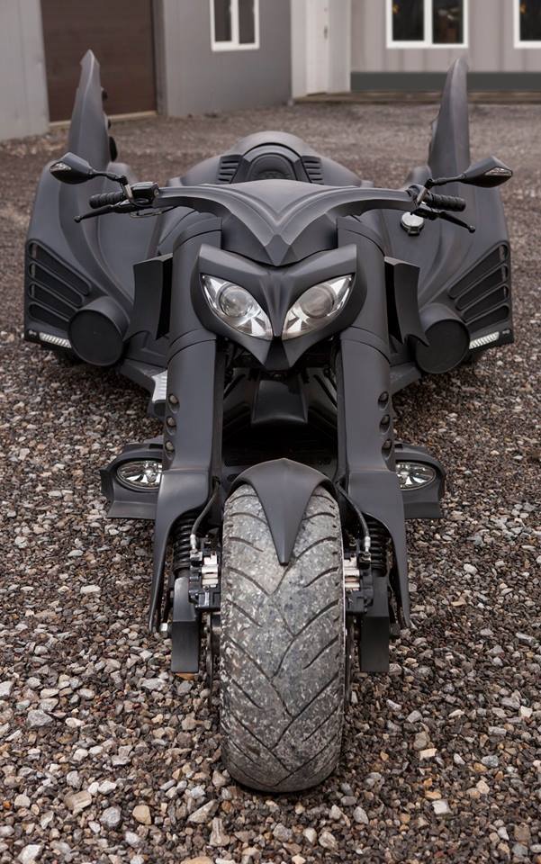 tool13:  uggly:  Bat Cycle by Game Over Cycles  I need this!