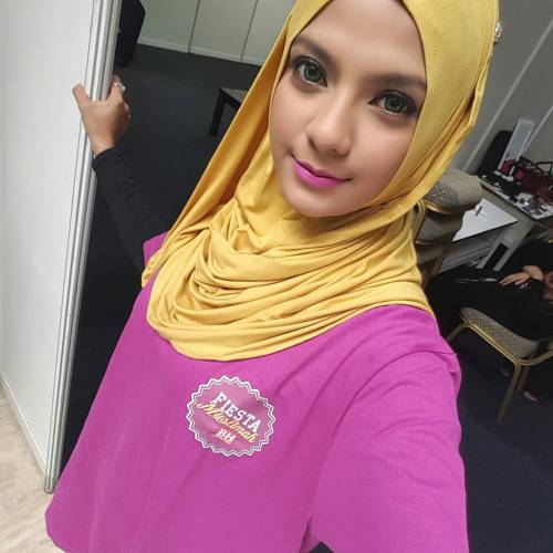 awekcomel:  Koleksi Zalfa Zin bertudung 