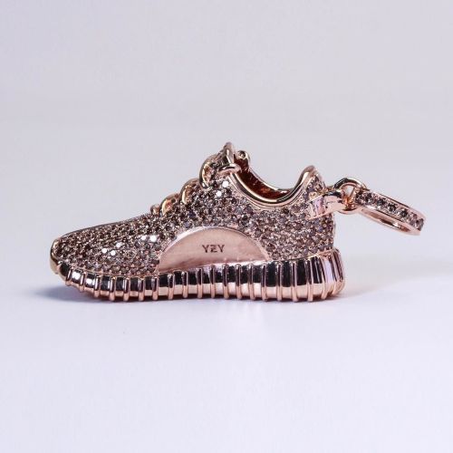 lux-louboutins: lux-louboutins.tumblr.com/
