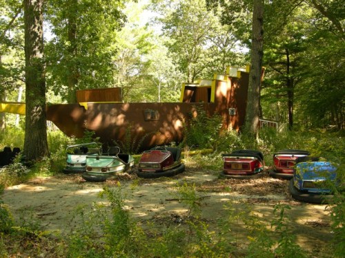 The Enchanted Forest Hope Valley, Rhode Island1971-2005 The Enchanted Forest was a fairy t