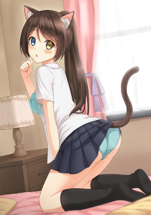 getyournekoshere:  Ponytails for senpai :3 Source