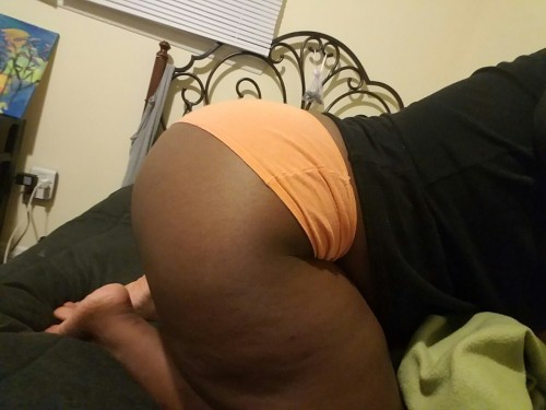 prettyposedprincess:  Sending fools to the spirit realm with the way her hips go 😎